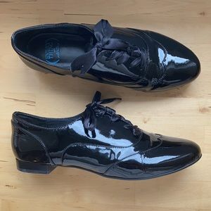 Black patent vegan leather shiny oxford shoes US 6.5 🖤